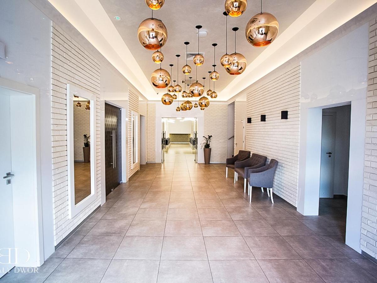 Bialy Dwor Bed & Breakfast Rychwal ภายนอก รูปภาพ