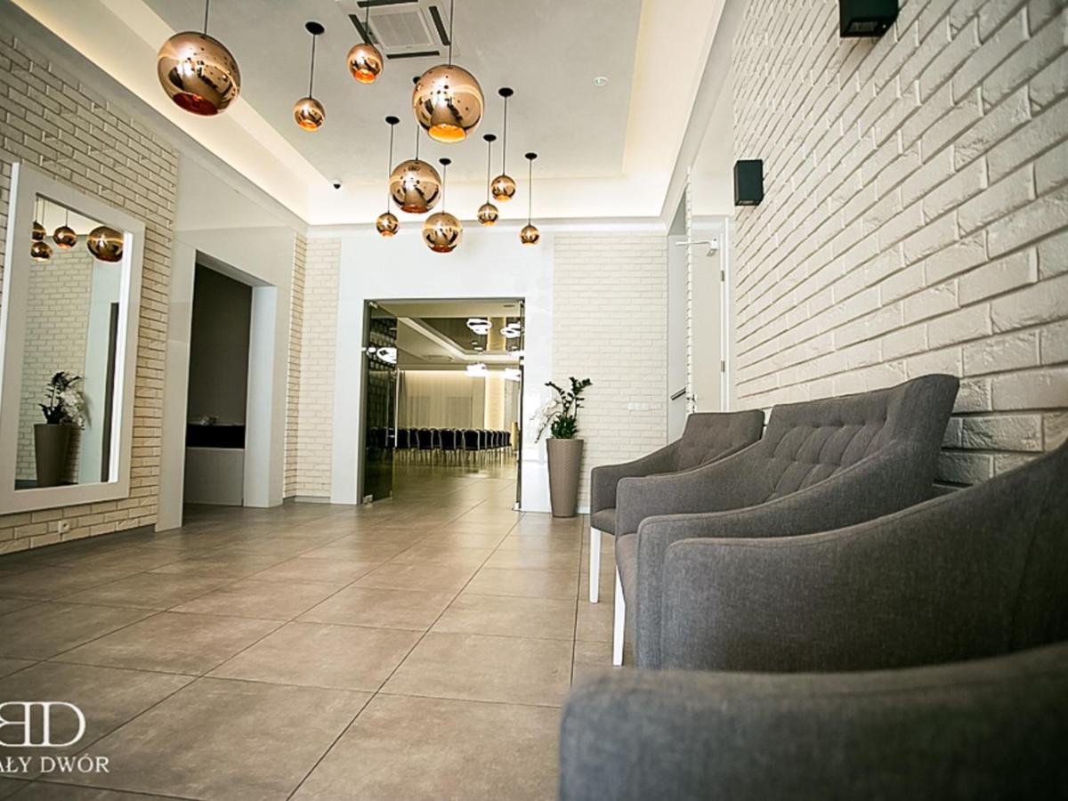 Bialy Dwor Bed & Breakfast Rychwal ภายนอก รูปภาพ